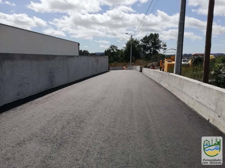 Pavimentação da Rua da Resistência e Rua do Folão em Arnoso Santa Eulália