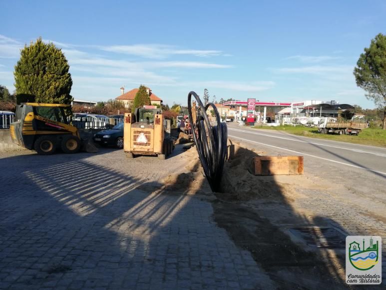  Ligação da rede pública de abastecimento de água na Avenida Conde de Arnoso e Travessa Conde de Arnoso em Arnoso Santa Maria