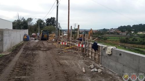 Alargamentos e construção de muros  na Rua da Resistência | Arnoso Santa Eulália  